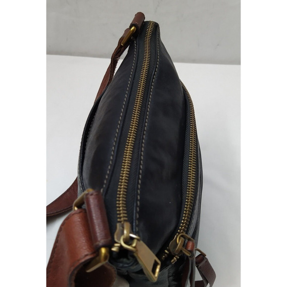 Fossil Black Pebbled Leather Zipper Pockets Crossbody Bag - Picture 9 of 16